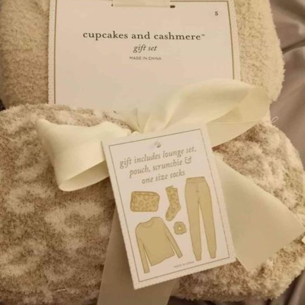 XS Cupcake & Cashmere lounge gift Set